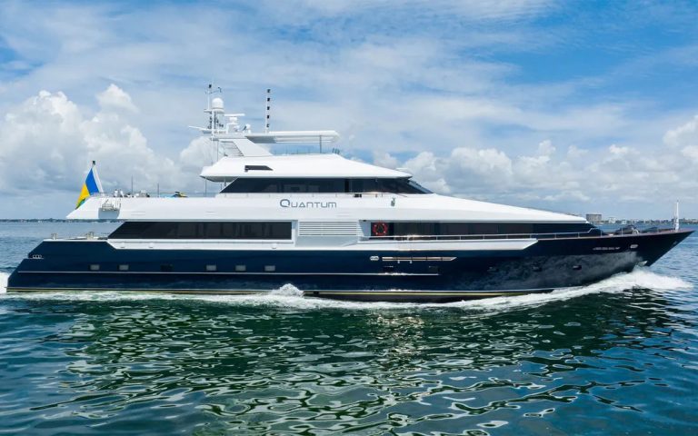 125-Broward-Quantum-Yacht-Rental-Miami-Mega-Super-Yacht-Term-Charter-South-Beach-Bimini-The-Baham