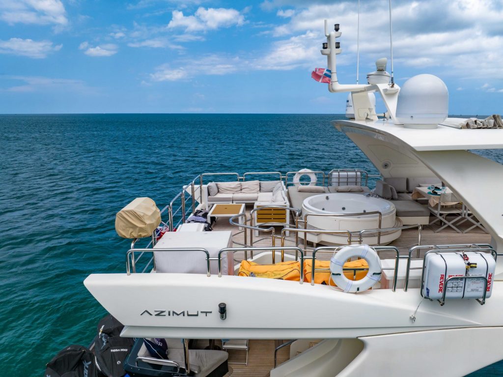 84' Azimut Sky Luxury Yacht Charter in Miami Bimini Nassau Exumas Staniel Abacos Term South Beach Day Term Yacht 