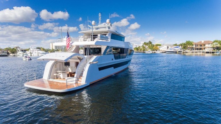 92' Hargrave_DAY ONE_ YachtLuxe_Luxury Yacht Charter Miami