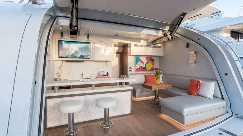 10_92-Hargrave_DAY-ONE_-YachtLuxe_Luxury-Yacht-Charter-Miami--1024x576