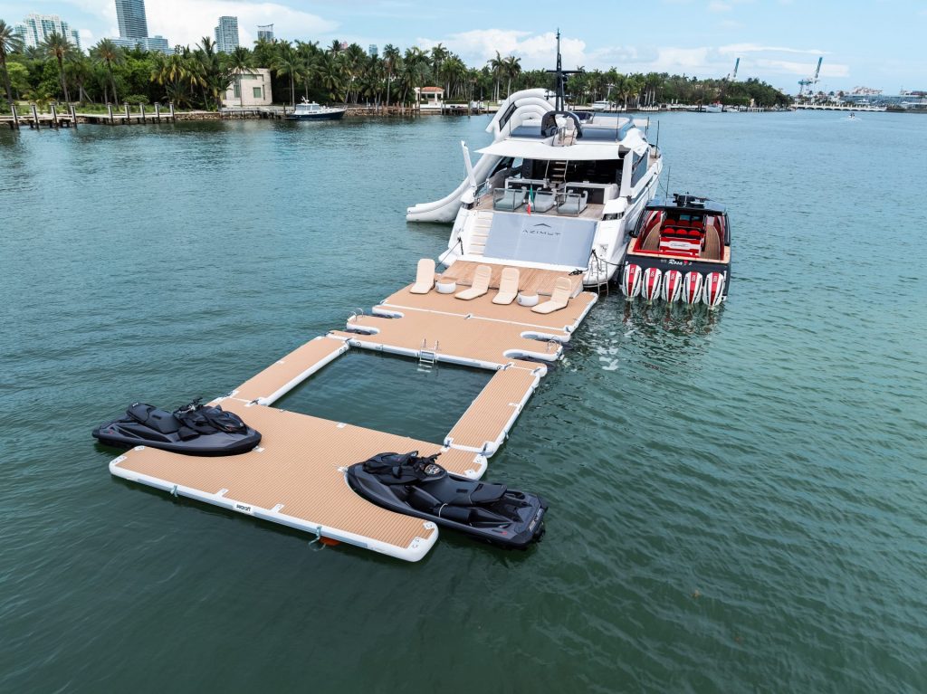 10_94-Azimut_Rosa_-Miami-Luxury-Modern_yacht-rental-charter--1024x767