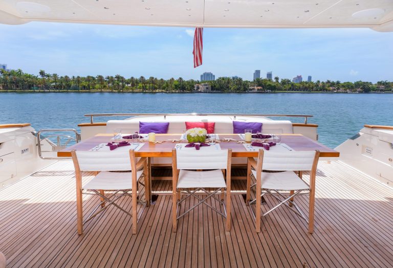 100' Dominator Casual_YachtLuxe Miami Yacht Rental Luxury Boat Yacht Charter