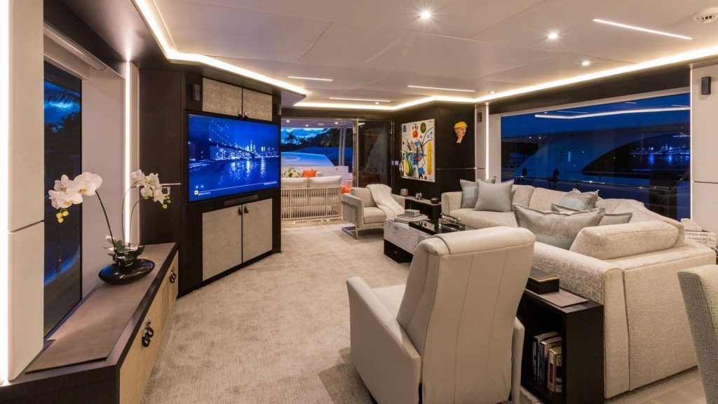 11_92-Hargrave_DAY-ONE_-YachtLuxe_Luxury-Yacht-Charter-Miami--1024x576