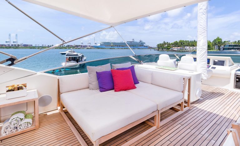 100' Dominator Casual_YachtLuxe Miami Yacht Rental Luxury Boat Yacht Charter