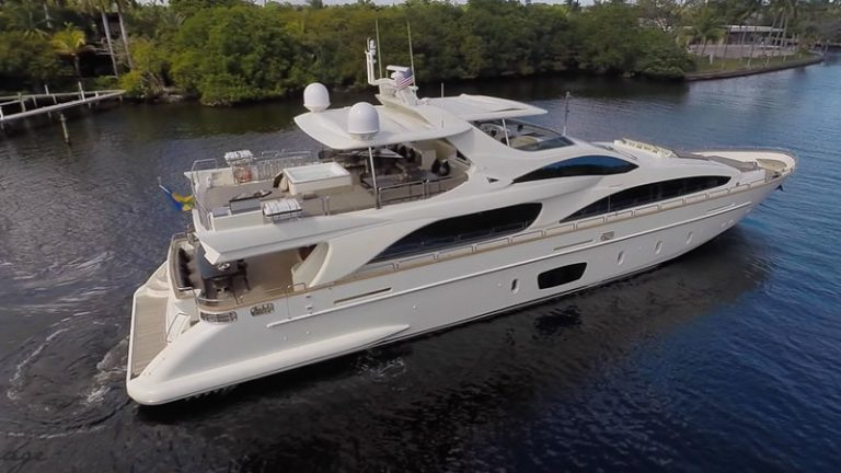 105' Azimut Babieca luxury yacht rental Miami