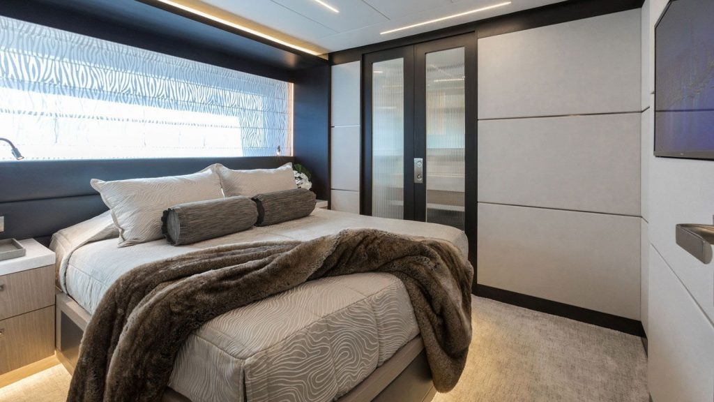 19_92-Hargrave_DAY-ONE_-YachtLuxe_Luxury-Yacht-Charter-Miami--1024x576