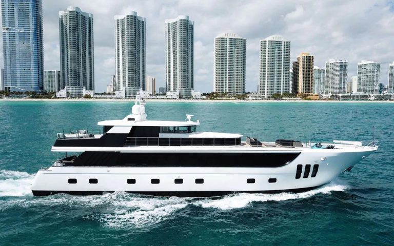 112 Custom Privilege Luxury Term Yacht Charter Weekly Bahamas Nassau Exumas Sunny Isles Multiday