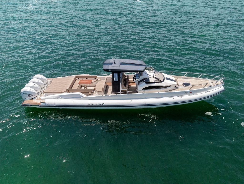 51 Capelli Tempest Miami Boat Rental Luxury Speedboat Bimini in a day The Bahamas Sandbar Fast Boat Rental Charter South Beach YachtLuxe 