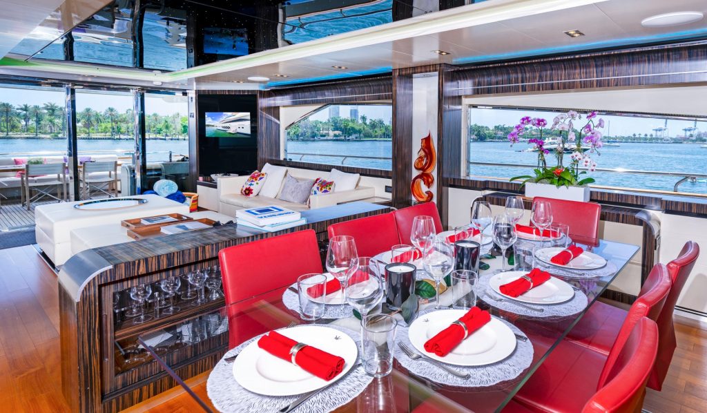 20_100_Dominator_Casual_YachtLuxe-Main-Dining-1024x598