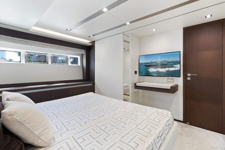 28 75 Prestige Good Life Miami Yacht Rental Sunny Isles Aventura Turnberry Bimini The Bahamas Term Charter