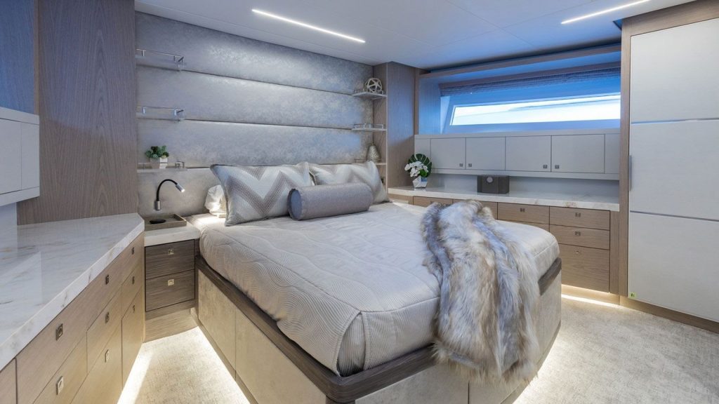 21_92-Hargrave_DAY-ONE_-YachtLuxe_Luxury-Yacht-Charter-Miami--1024x576