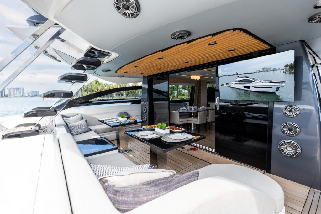 21_94-Azimut_Rosa_-Miami-Luxury-Modern_yacht-rental-charter--1024x683