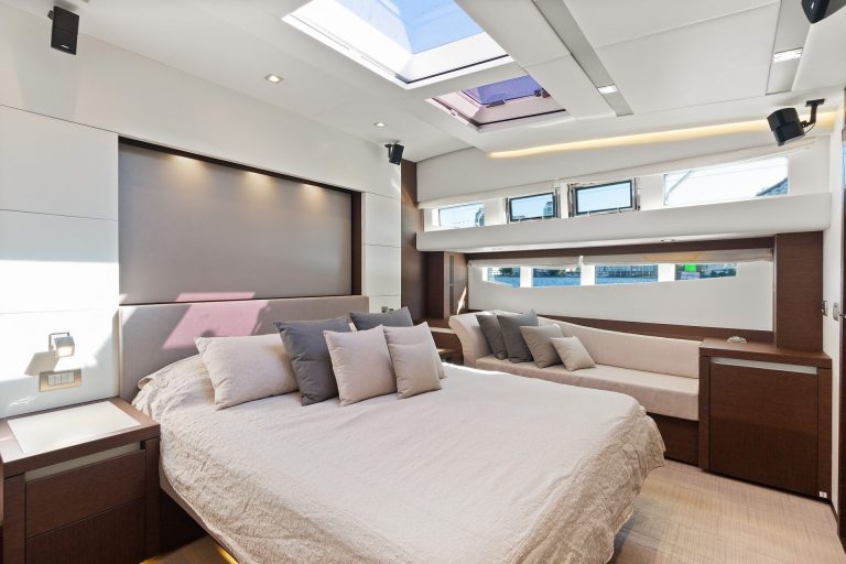 28 75 Prestige Good Life Miami Yacht Rental Sunny Isles Aventura Turnberry Bimini The Bahamas Term Charter