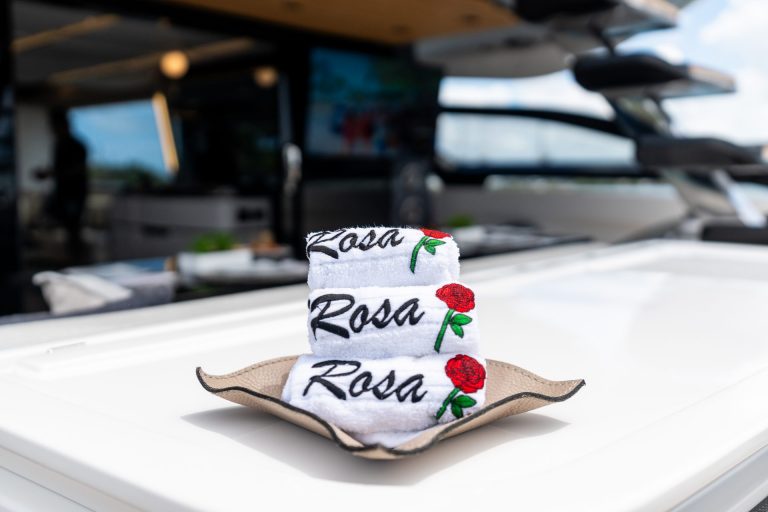 4' Azimut_Rosa_ Miami Luxury Modern_yacht rental charter