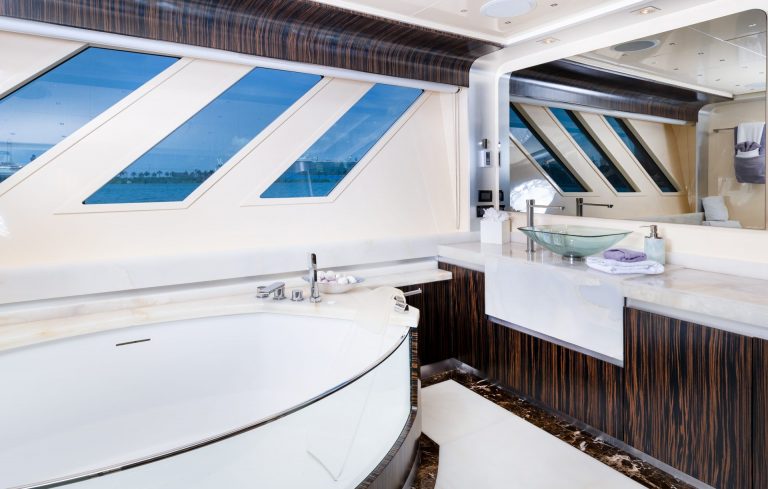 100' Dominator Casual_YachtLuxe Miami Yacht Rental Luxury Boat Yacht Charter