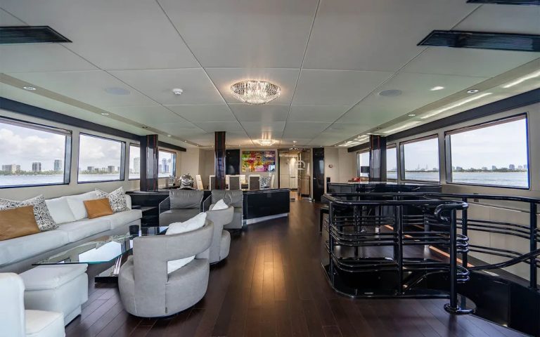 125-Broward-Quantum-Yacht-Rental-Miami-Mega-Super-Yacht-Term-Charter-South-Beach-Bimini-The-Bahamas