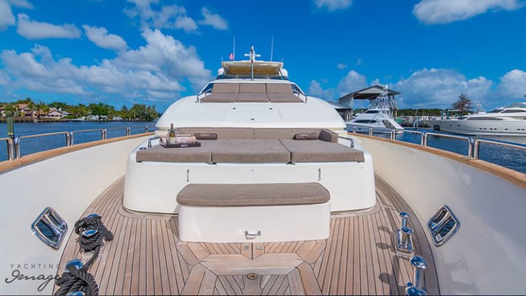 105' Azimut Babieca luxury yacht rental Miami