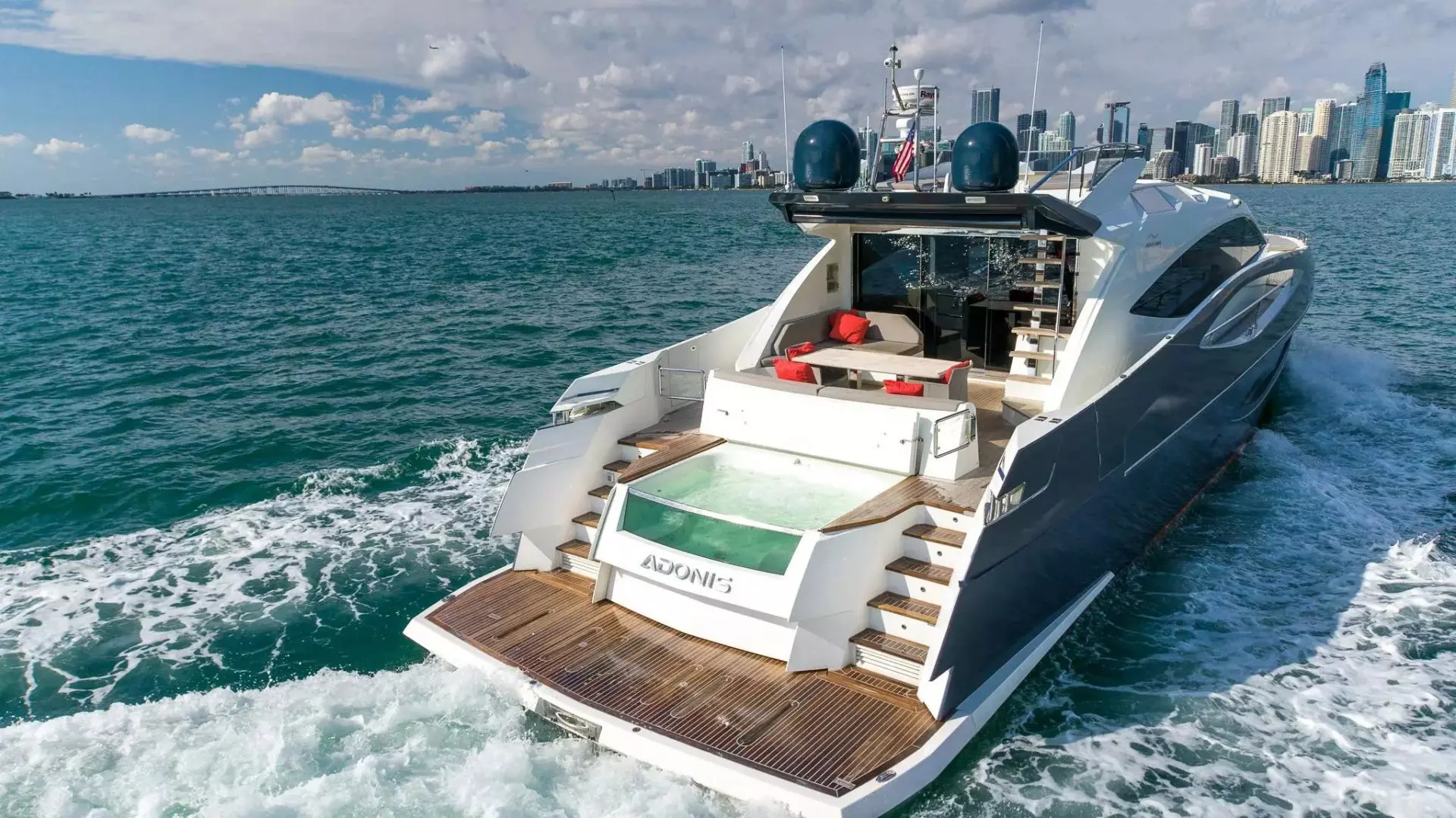 yachtan様　　専用　　(5／１０まで) 80' Numarine ADONIS- Day Miami - YachtLuxe