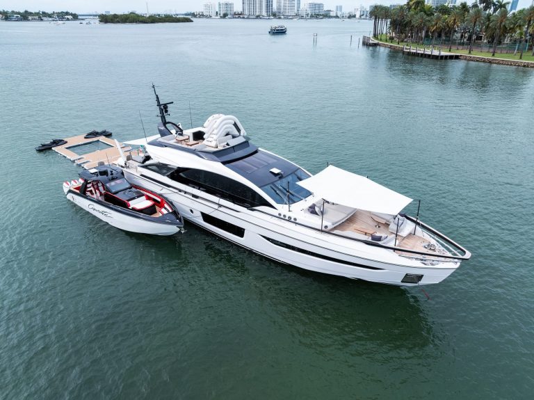4' Azimut_Rosa_ Miami Luxury Modern_yacht rental charter