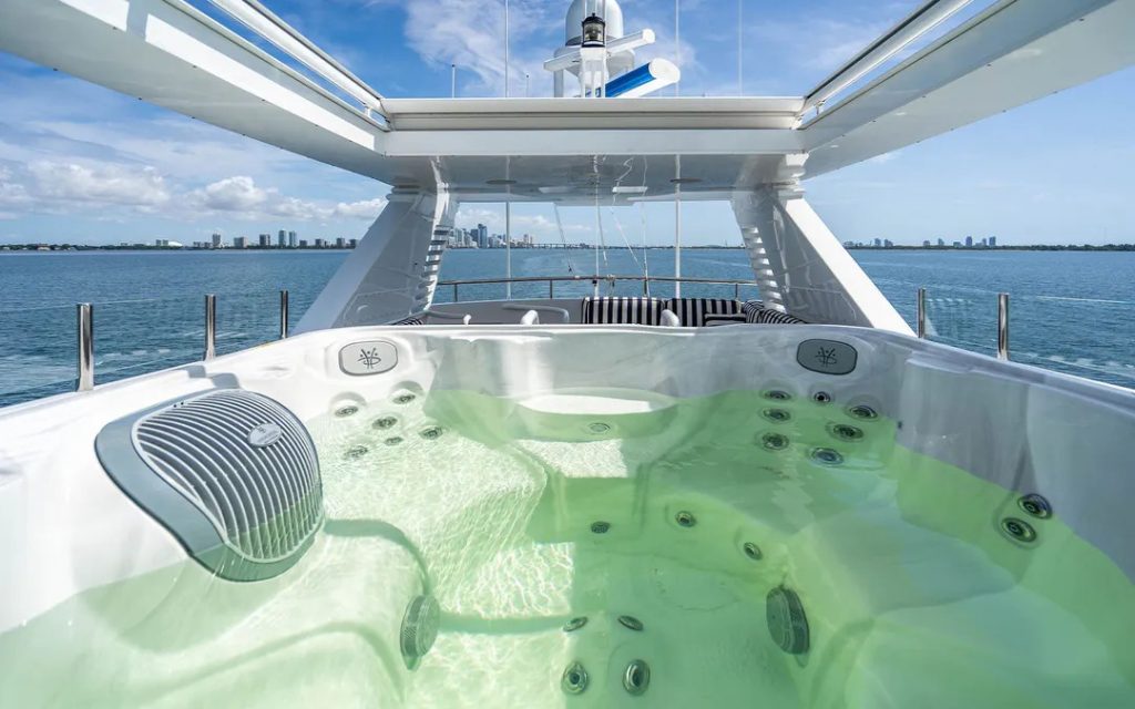 125-Broward-Quantum-Yacht-Rental-Miami-Mega-Super-Yacht-Term-Charter-South-Beach-Bimini-The-Bahamas