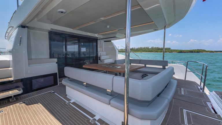 60 Leopard Archipelago Catamaran Luxury Miami Yacht Rental South Beach Bimini The Bahamas Yacht Charter