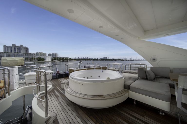 84' Azimut Sky Luxury Yacht Charter in Miami Bimini Nassau Exumas Staniel Abacos Term South Beach Day Term Yacht