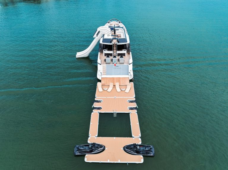 4' Azimut_Rosa_ Miami Luxury Modern_yacht rental charter