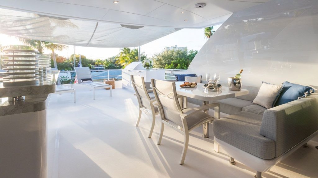 8_92-Hargrave_DAY-ONE_-YachtLuxe_Luxury-Yacht-Charter-Miami--1024x576