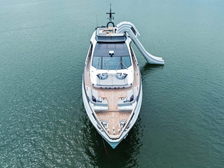 4' Azimut_Rosa_ Miami Luxury Modern_yacht rental charter