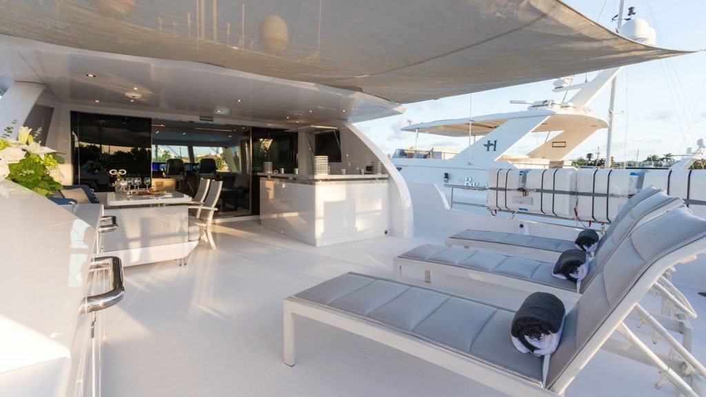 9_92-Hargrave_DAY-ONE_-YachtLuxe_Luxury-Yacht-Charter-Miami--1024x576