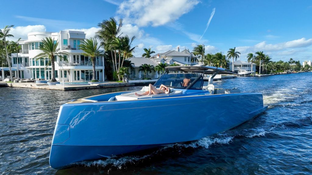 50 Pardo Fantasea Fort lauderdale Luxury Day Charter YachtLuxe Bahia Mar las Olas Yacht Rental