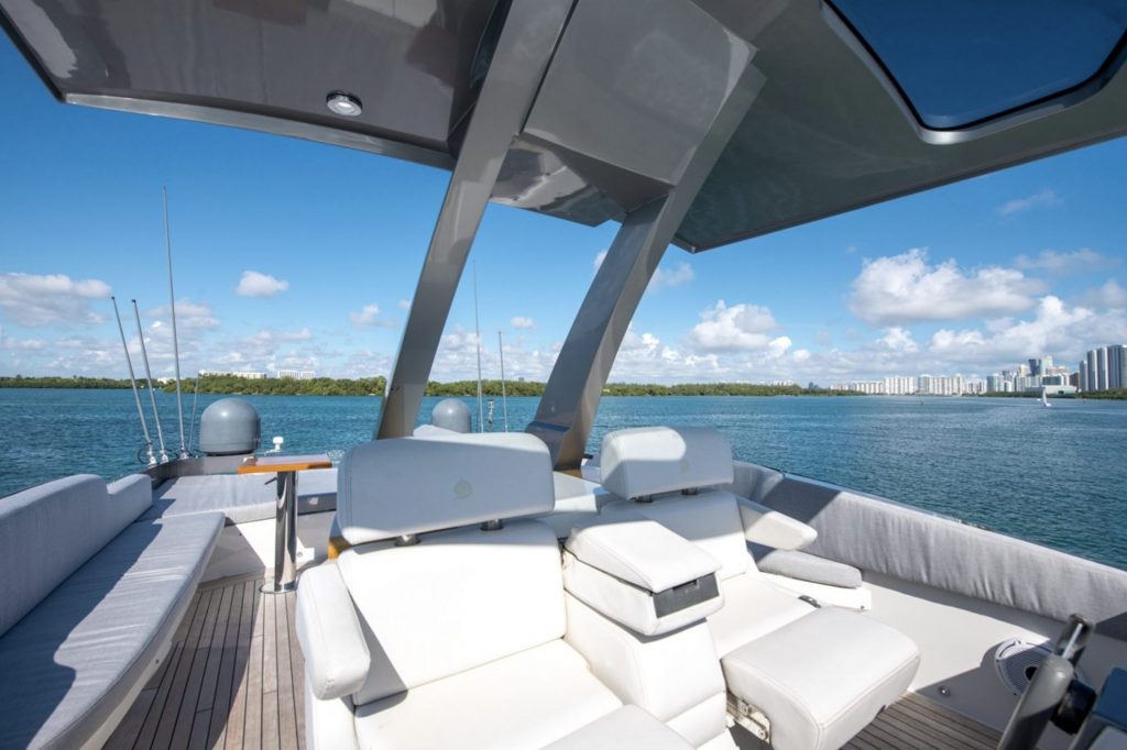 11_92_Lazzara_new_life_yachtluxe-1024x682