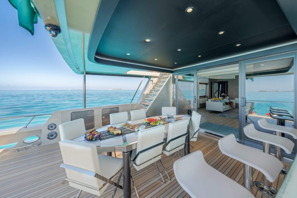 16_110-Crescent-JULIANNE_YachtLuxe_Bahamas_Luxury-Yacht-Charter--1024x683