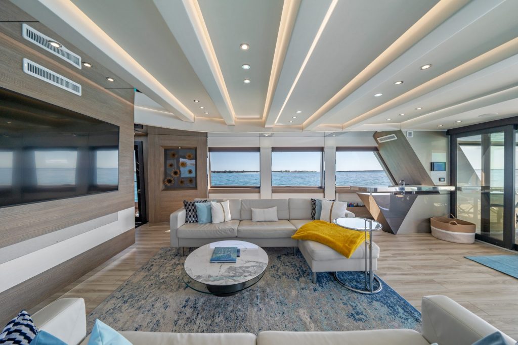 18_110-Crescent-JULIANNE_YachtLuxe_Bahamas_Luxury-Yacht-Charter--1024x683