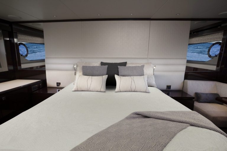 18_68′ Sunseeker_ Olegase_Yachtluxe_Bahamas Yacht Charter