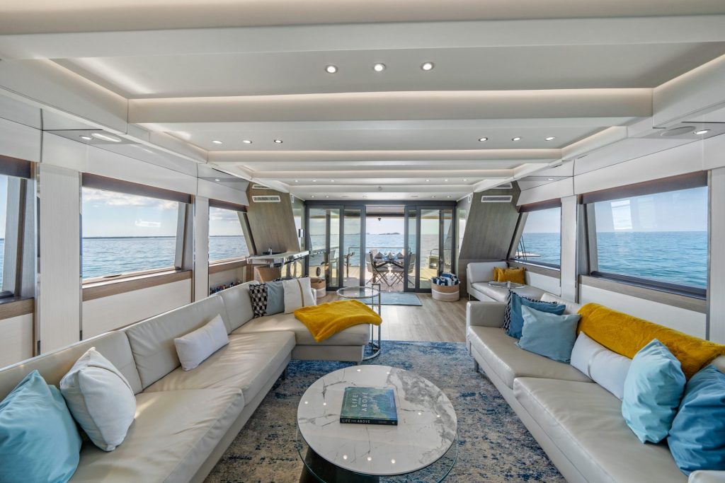 20_110-Crescent-JULIANNE_YachtLuxe_Bahamas_Luxury-Yacht-Charter--1024x683