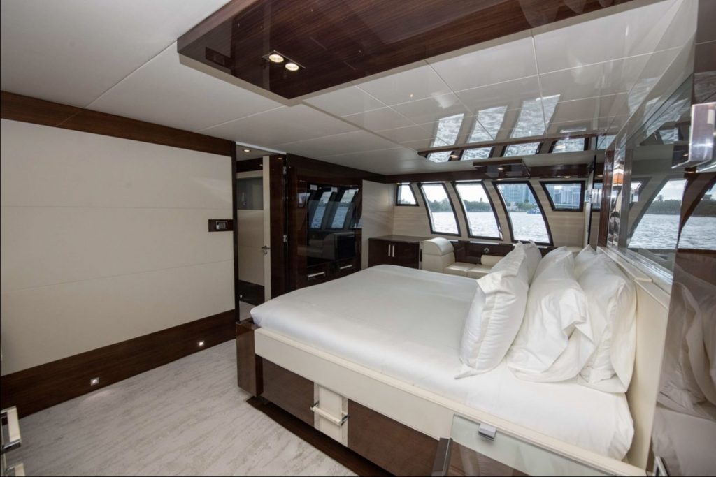 31_92_Lazzara_new_life_yachtluxe-1024x683