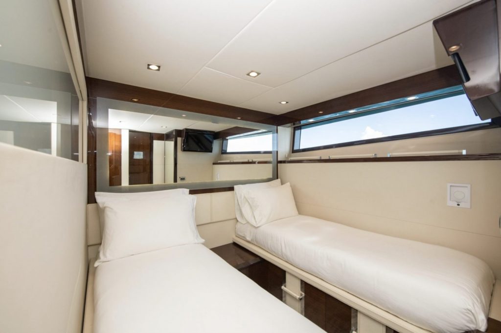 38_92_Lazzara_new_life_yachtluxe-1024x682