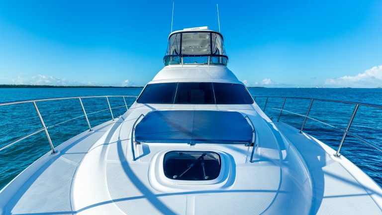 55' Sea Ray Nassau Day Charter Yacht Term Charter Paradise Island Pig Beach Rental The Bahamas YachtLuxe