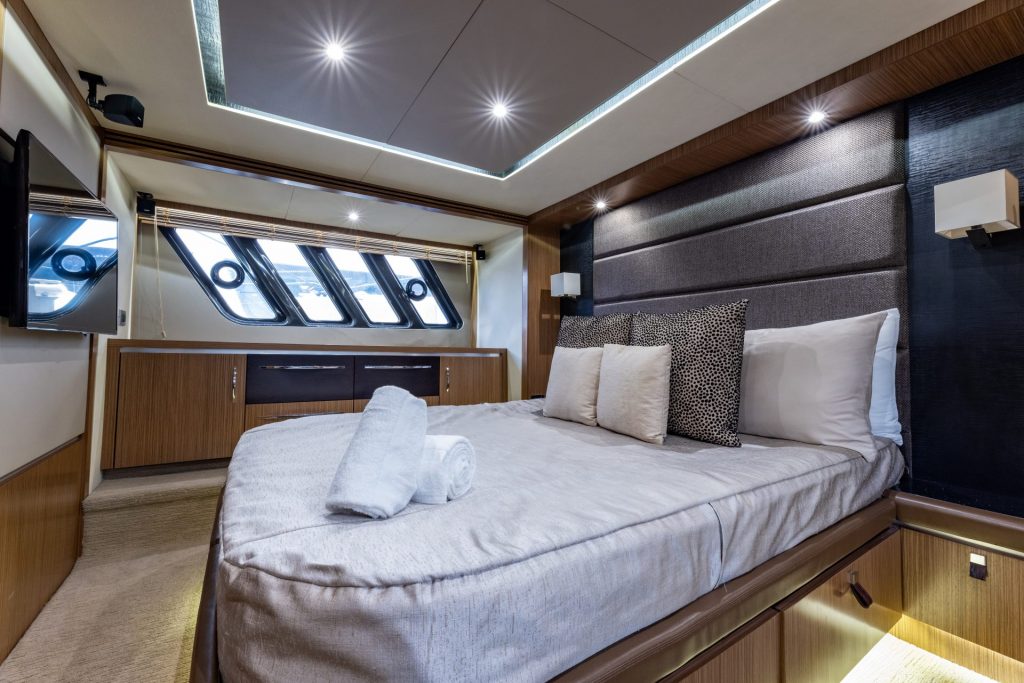 15_65-Searay_-DREAM-TIME_YachtLuxe_Bahamas_yacht-rental-charter-1024x683