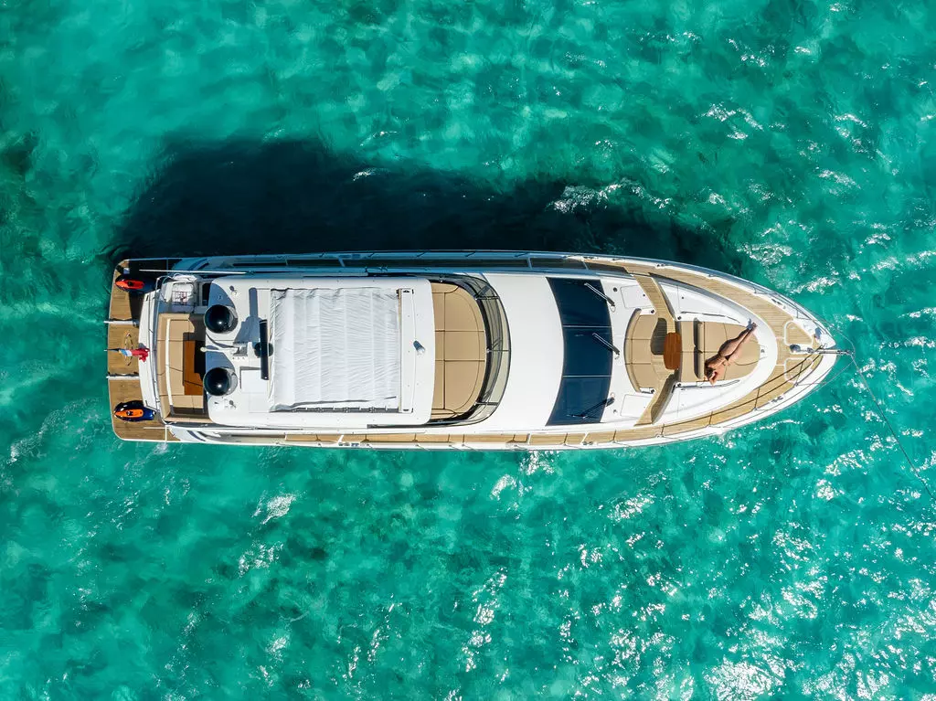 24_65-Searay_-DREAM-TIME_YachtLuxe_Bahamas_yacht-rental-charter
