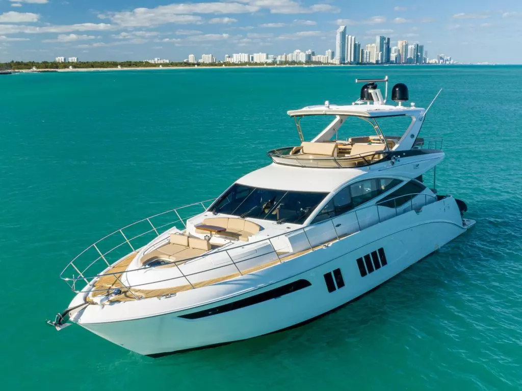 5_65-Searay_-DREAM-TIME_YachtLuxe_Bahamas_yacht-rental-charter-1024x767