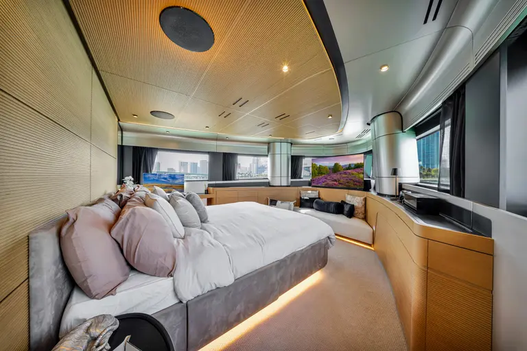 27_85′ WALLY ‘MATZU 2’ Miami Luxury Modern Yacht Rental Charter