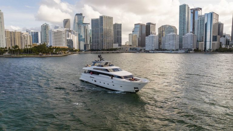 94' Sanlorenzo ASTONISH Miami Luxury Modern Yacht Rental Charter
