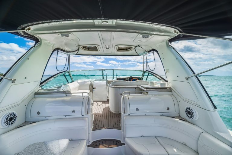 48' Formula' Miami Luxury Modern Yacht Rental Charter