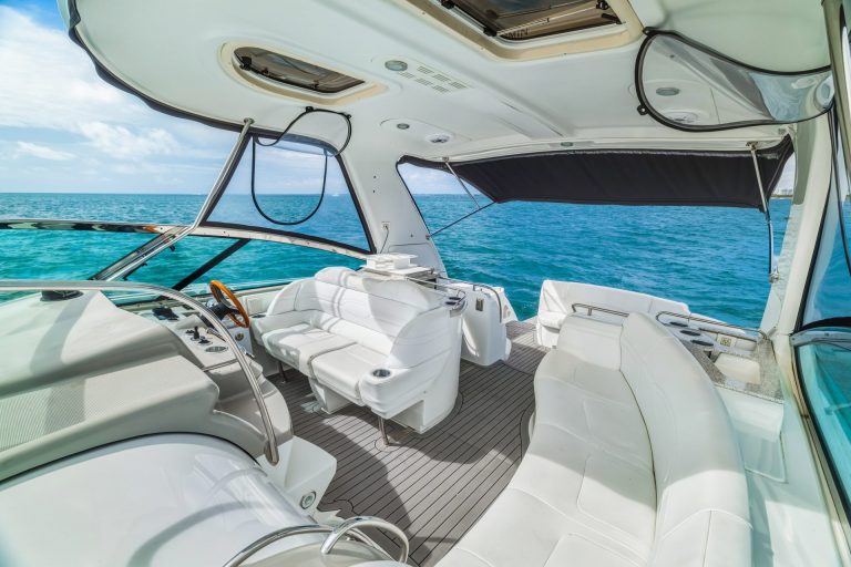 48' Formula' Miami Luxury Modern Yacht Rental Charter