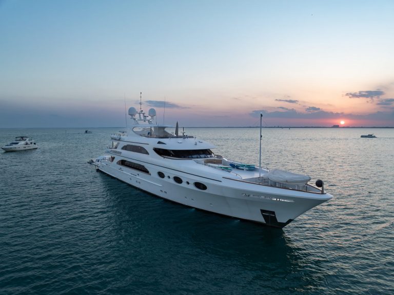 166' Trinity SWEET CAROLINE Miami Luxury Modern Yacht Rental Charter