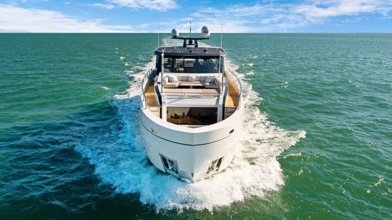 90' Ocean Alexander MAKE BIG HAPPEN Miami Luxury Modern Yacht Rental Charter