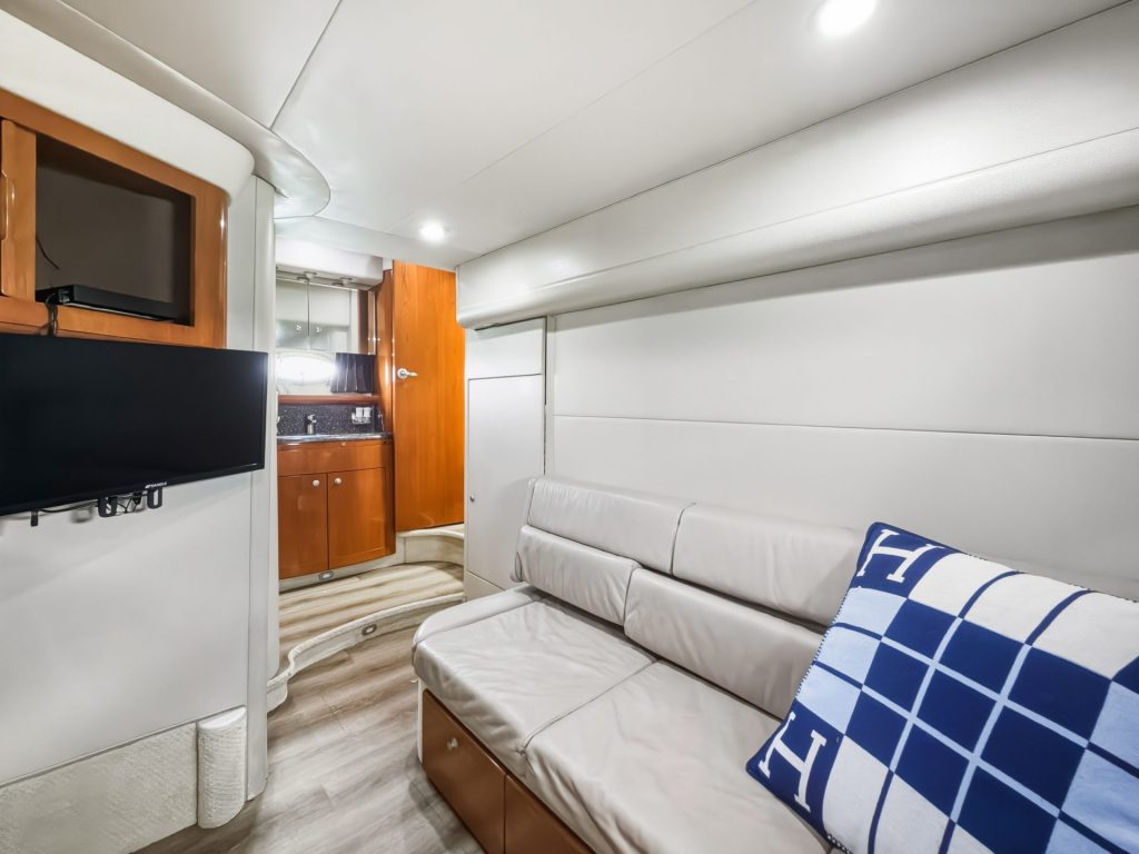 48' Formula' Miami Luxury Modern Yacht Rental Charter