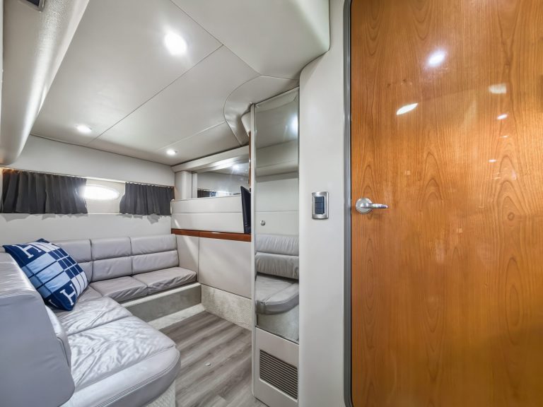 48' Formula' Miami Luxury Modern Yacht Rental Charter